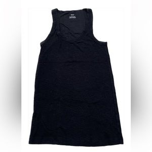 💕 Women’s Aerie razorback black tank top in excellent condit…